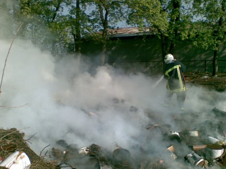 Požár odpadu v Cítolibech (3)