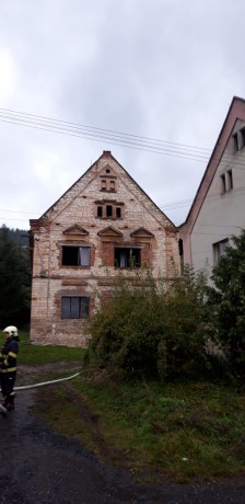 Požár rodinného domu v obci Solopysky 16.10 (2)