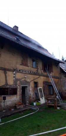 Požár rodinného domu v obci Solopysky 16.10 (3)