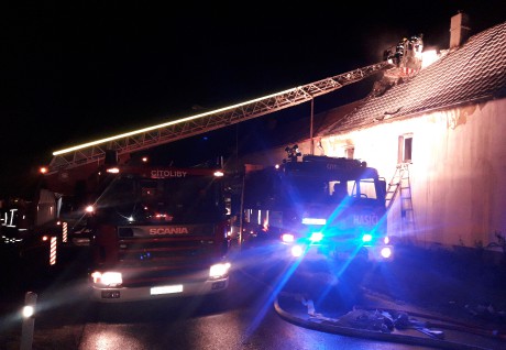 Požár rodinného domu v obci Hříškov 17.10 (3)