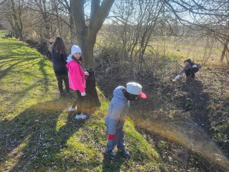 64fdab09-6b0d-4ba3-a5cc-63cba1c5ebc3